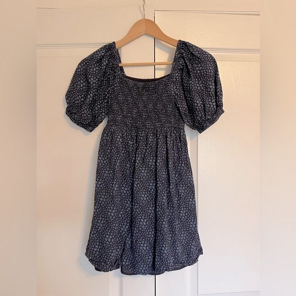 GAP Adorable Kids Puff Sleeve Smocked Navy Blue Kids Dress Size Medium (8) - Picture 2 of 10